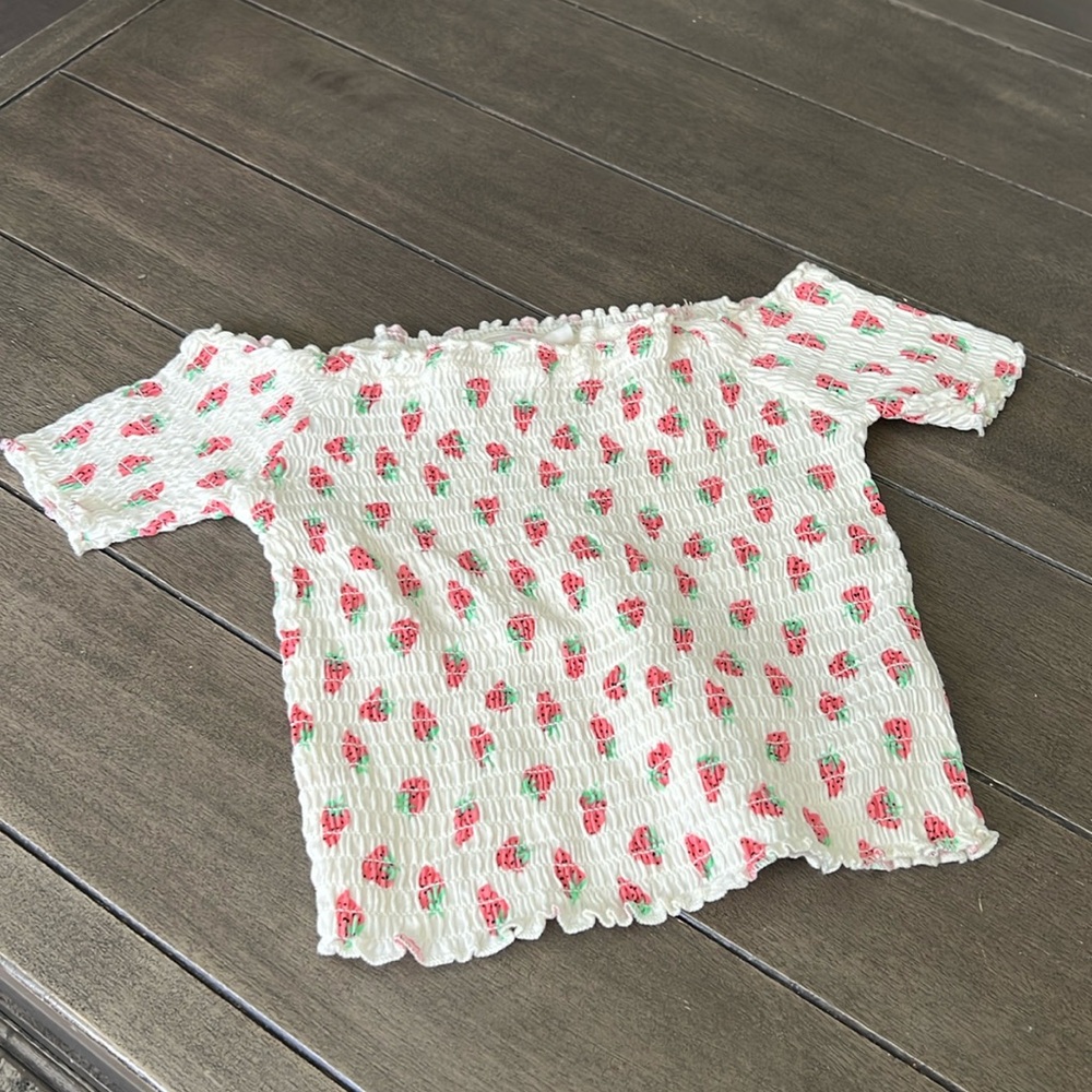 Girls 6/7 Primark strawberry patterned stretch top *runs small*